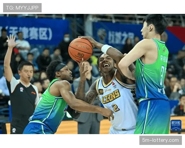 浙江广厦击败广东宏远,胡金秋高效拿下30分15篮板