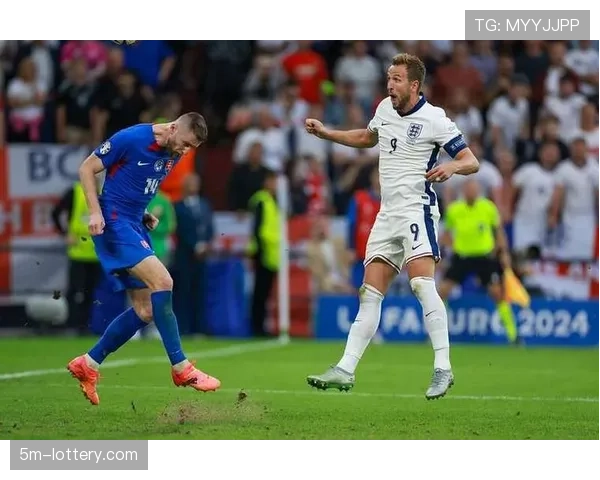 阿斯报:维尼修斯与皇马续约谈判受阻,巴黎方面已表示兴趣