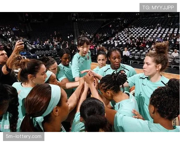 焦点人物:从澳洲联赛到WNBA,玛丽娜·马布里如何备战她的新秀赛季 焦点人物:从澳洲联赛到WNBA,玛丽娜·马布里如何备战她的新秀赛季